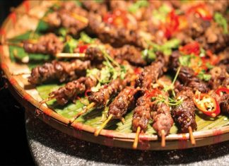 Du lịch Huế tự túc mùa thu, khám phá tinh hoa ẩm thực đặc trưng cố đô Du lịch Huế tự túc mùa thu, khám phá tinh hoa ẩm thực đặc trưng cố đô